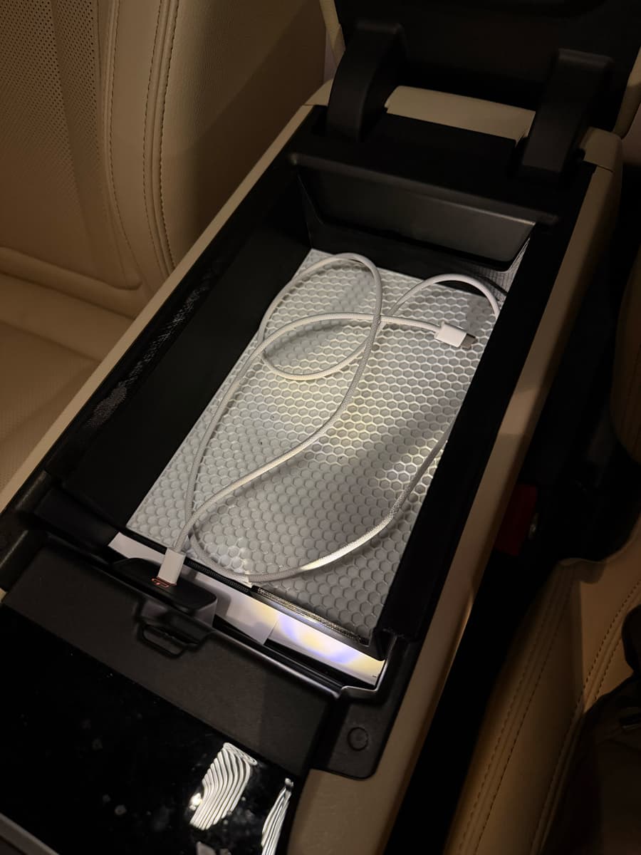 Center-Armrest Organizer