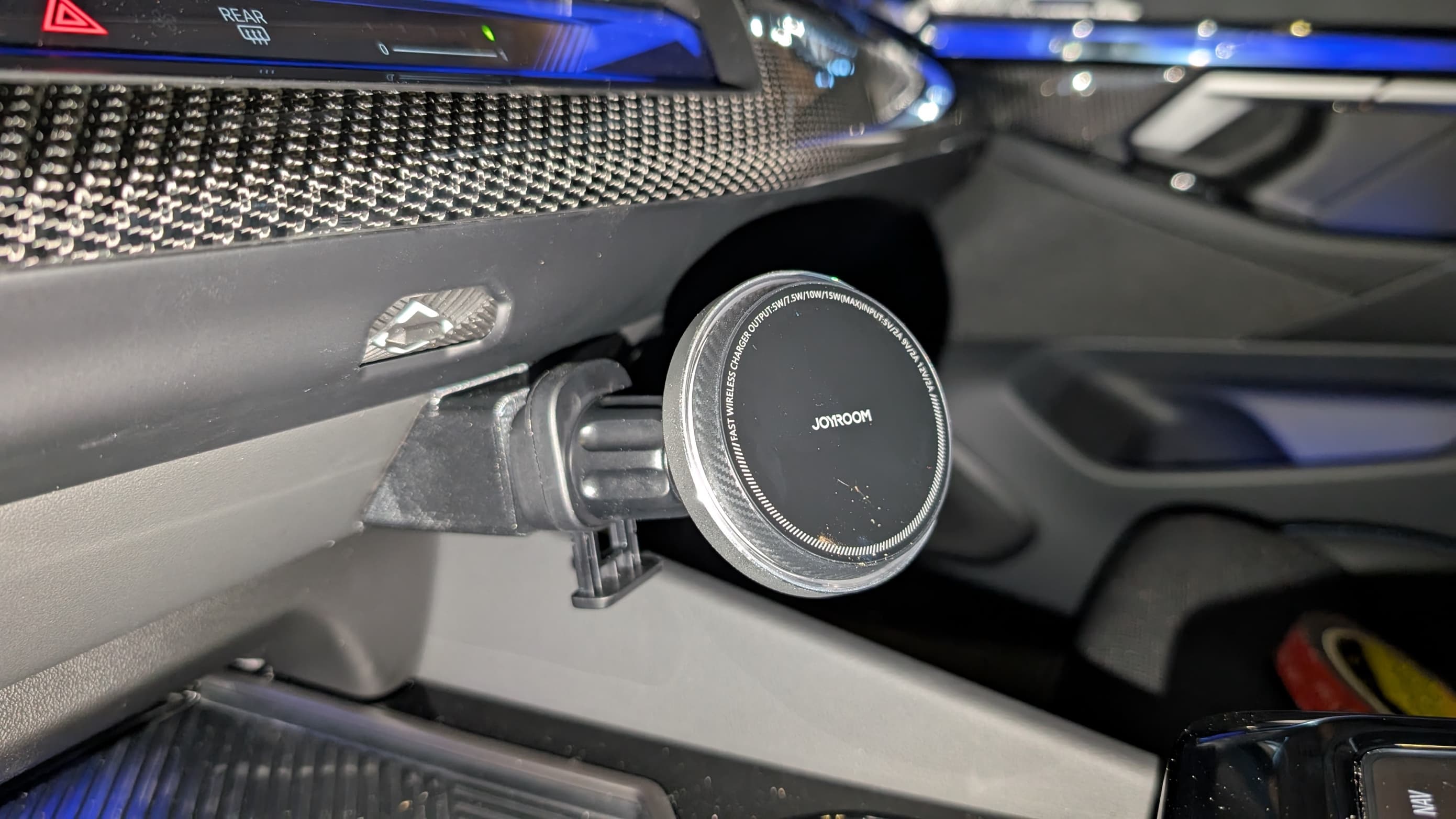 Center-Vent Accessory-Mount Adapter
