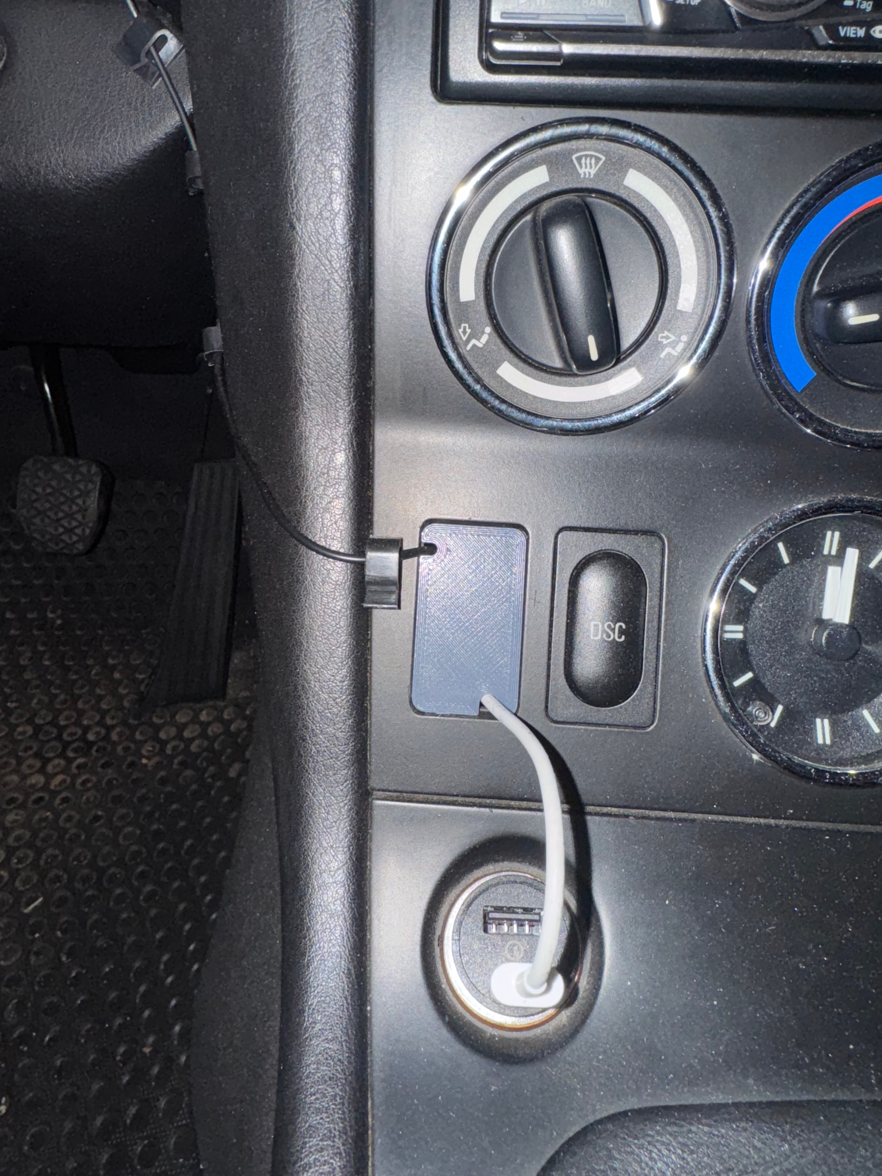 Centre-Console Cable-Pass-Through Blank