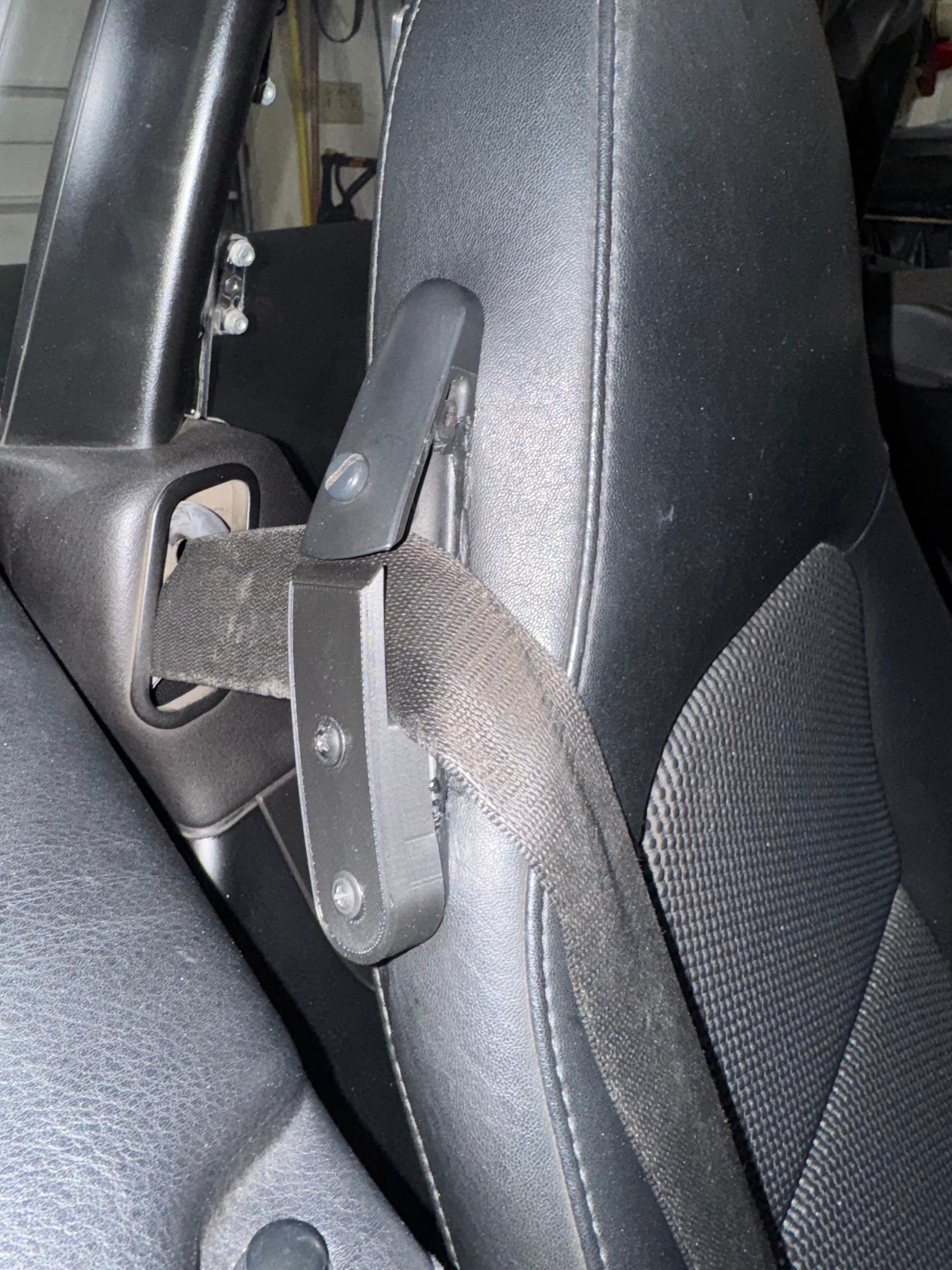 Seatbelt-Guide Repair Sleeve
