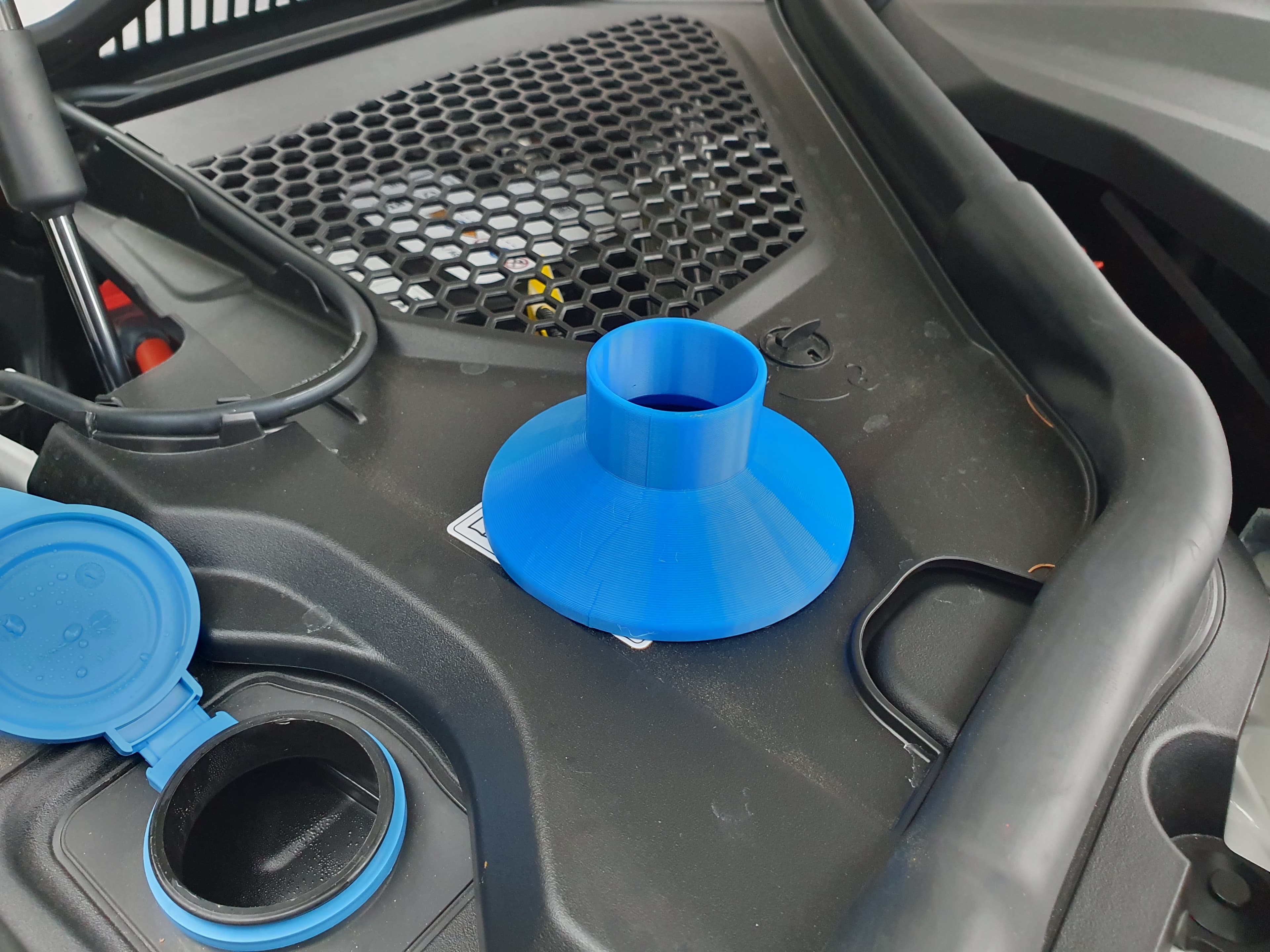 40 mm Washer-Fluid Funnel