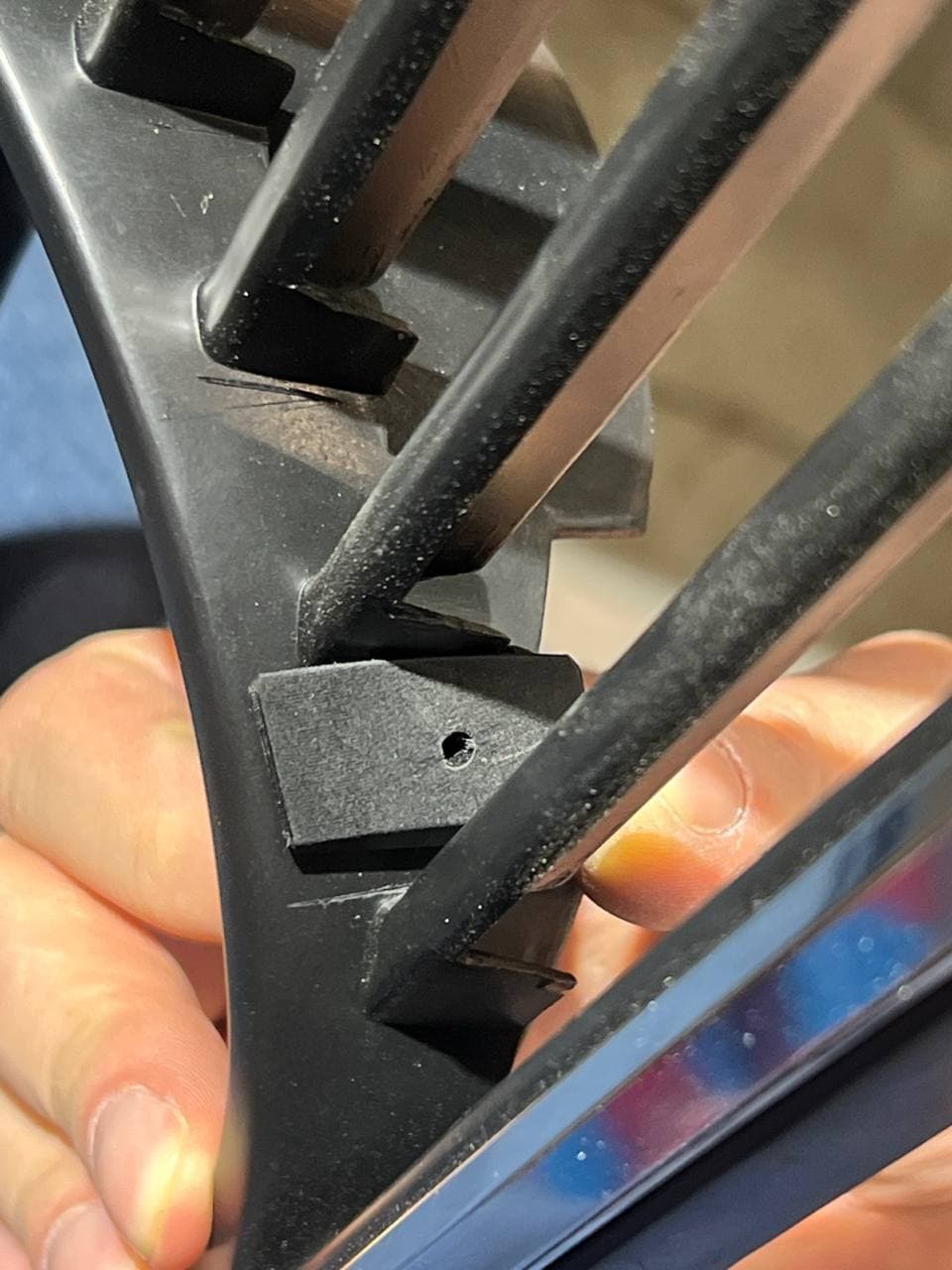 Headlamp-Cleaning-System Clamp